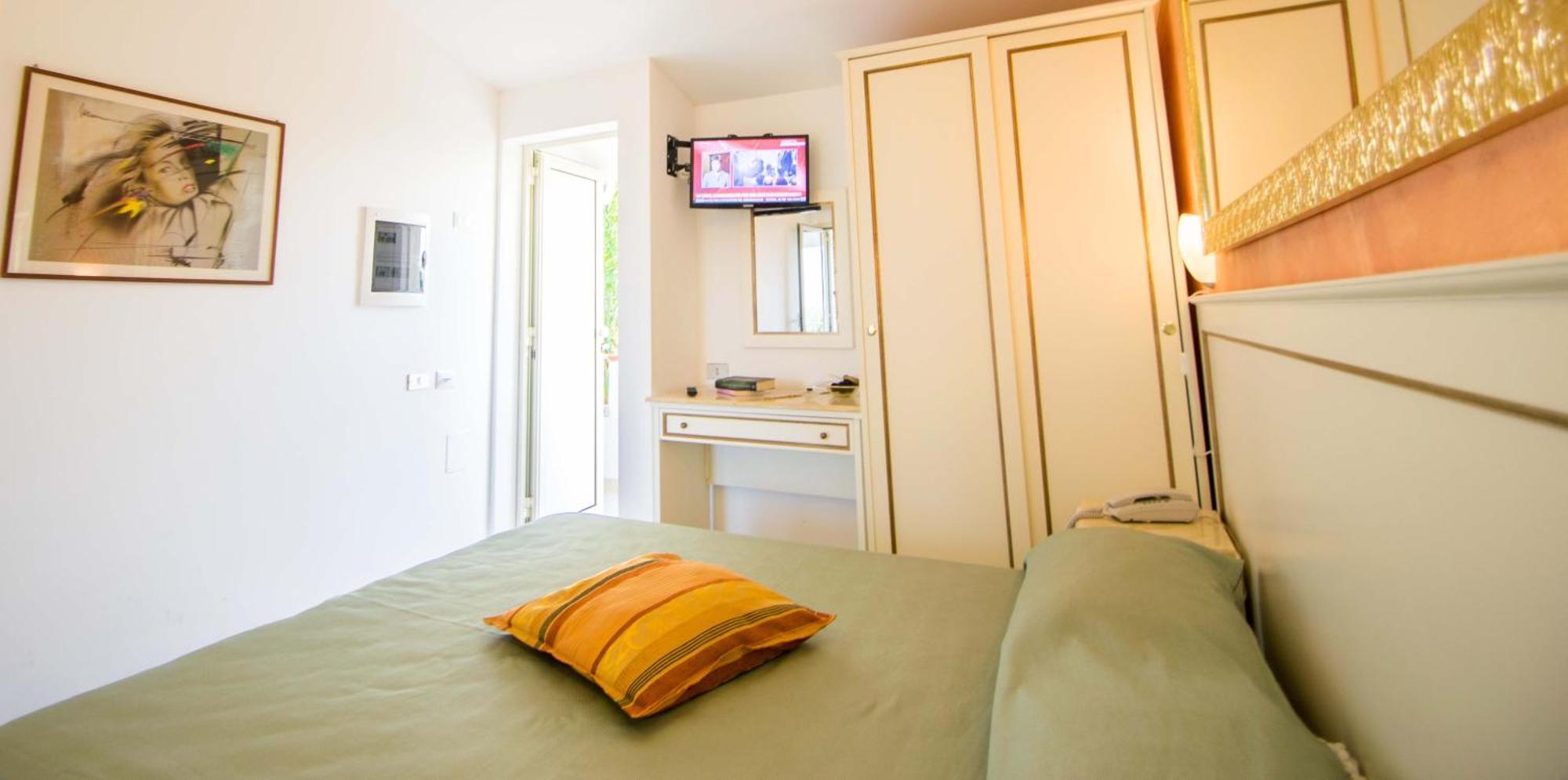 Hotel Resort Rocca Di Vadaro Capo Vaticano Zimmer foto
