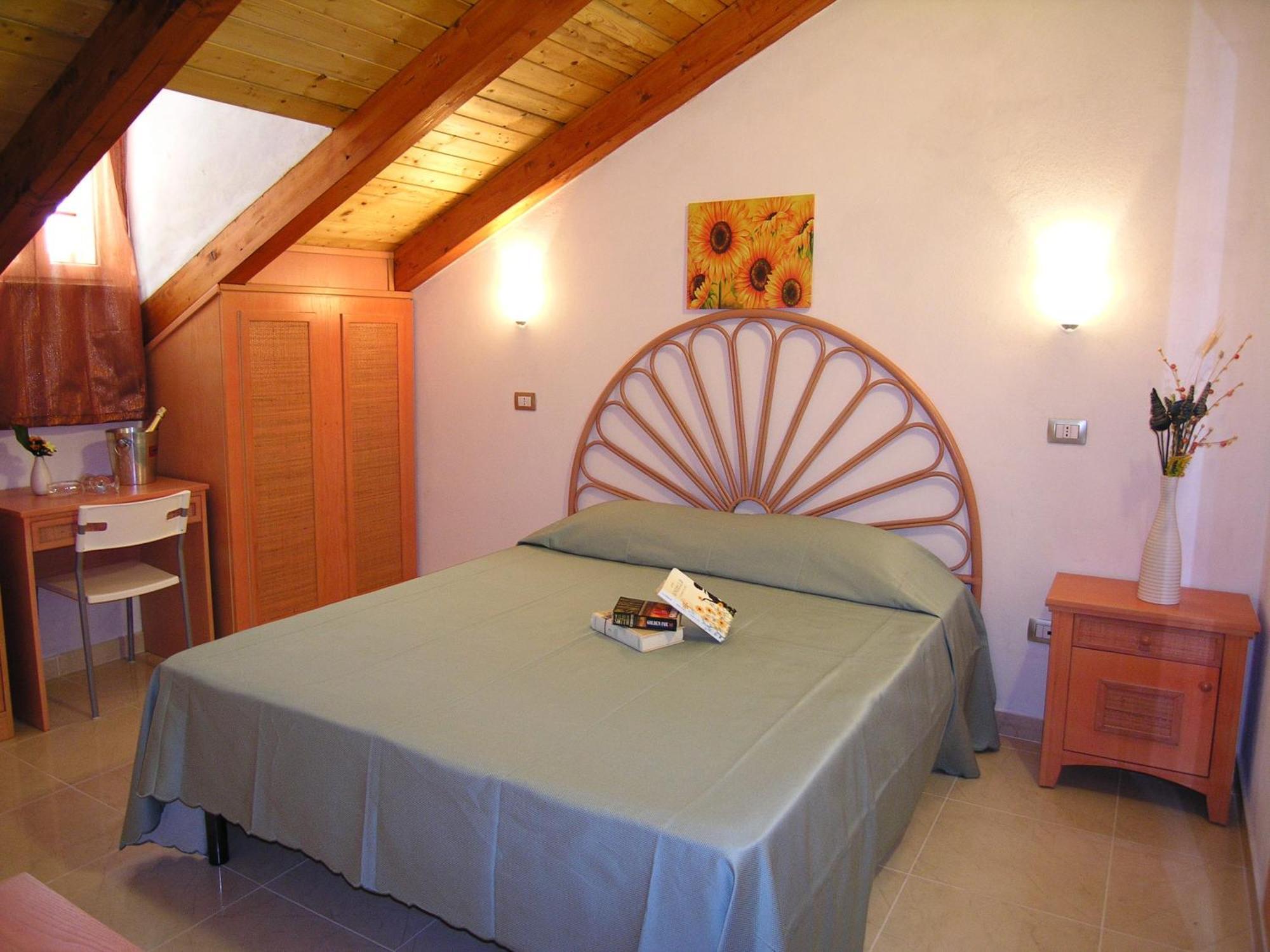 Hotel Resort Rocca Di Vadaro Capo Vaticano Zimmer foto